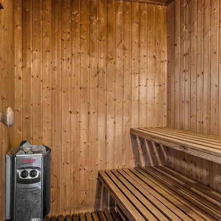 Сasa de vacaciones Lovely In With Sauna